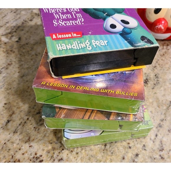 Veggietales VHS Lot of 4. 3 are New Sealed. And 3 Plush Tomato Cucumber - Picture 4 of 12